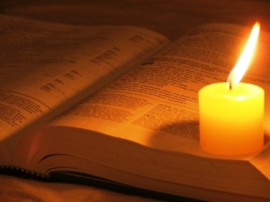bible_with_candle
